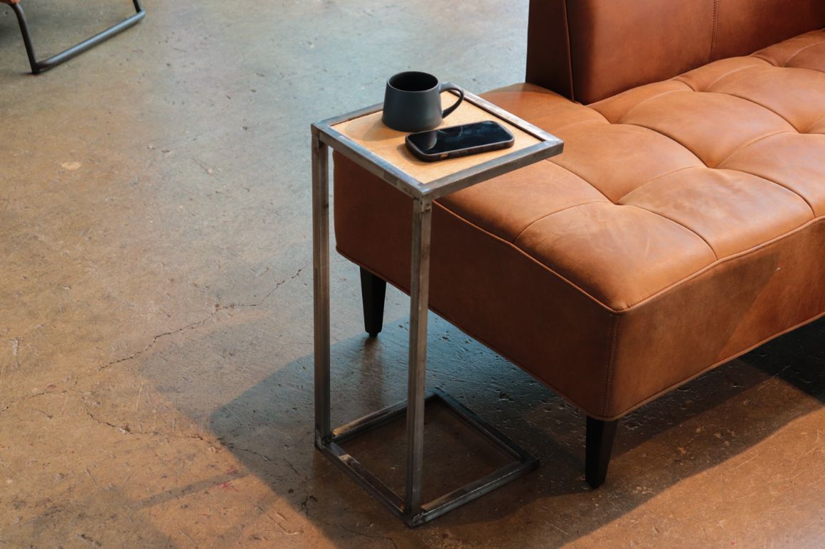 サイドテーブル